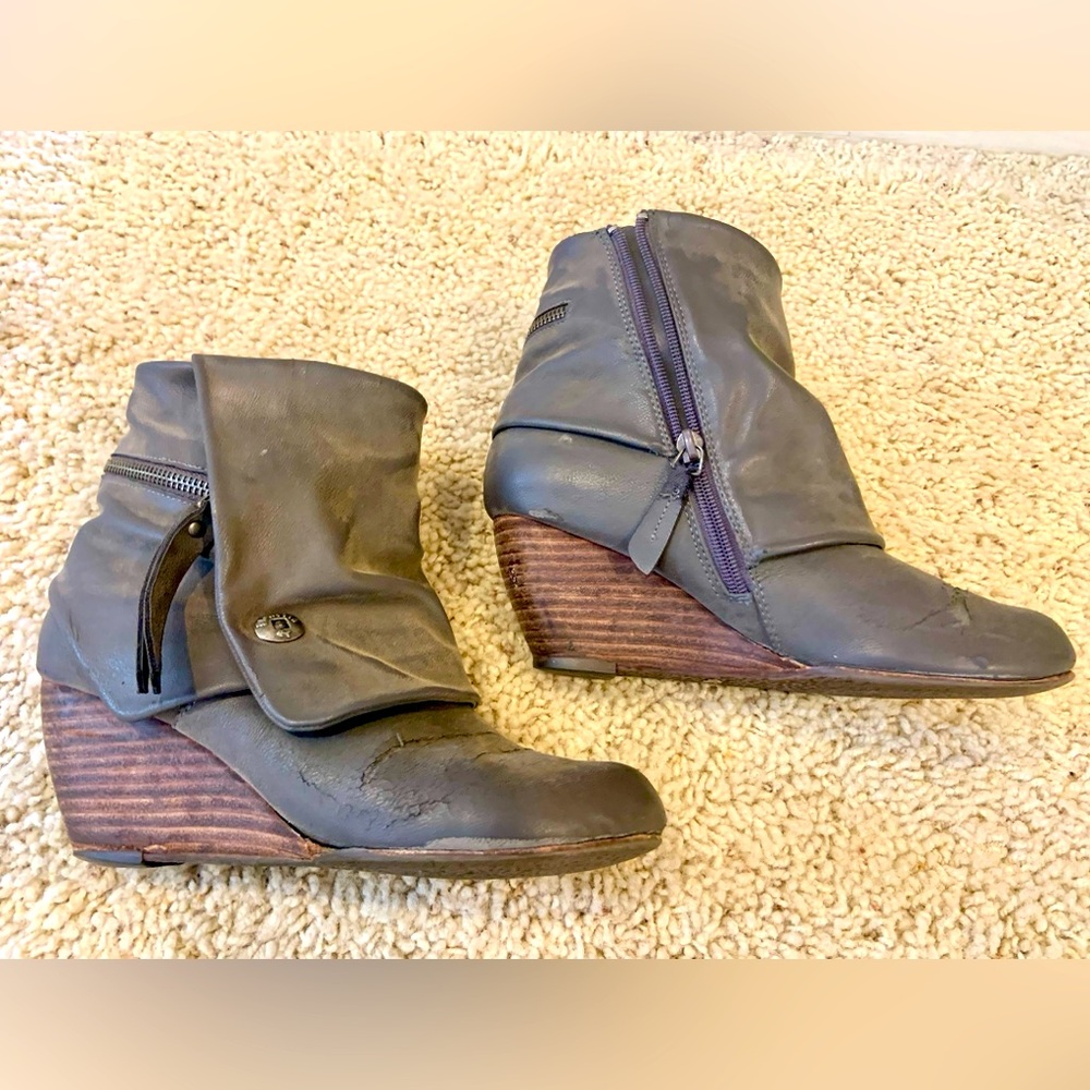 Grey booties by Blowfish